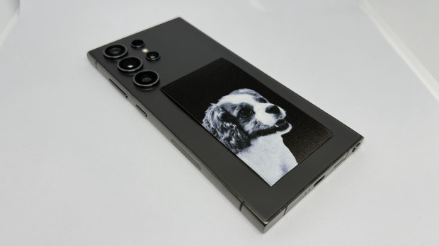推し活愛犬リボンをGALAXYS24Ultraに付けた例